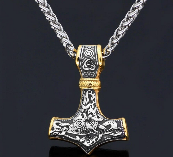 Collar Mjolnir (adornos dorados), collar de cadena con martillo mitológico del dios Thor hecho con acero